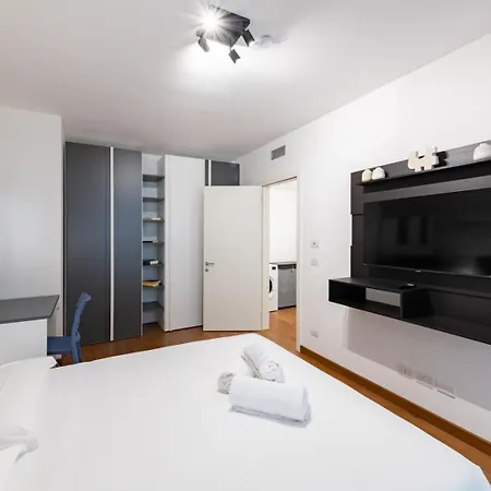 Apartament Parcheggio Gratuito - New 1bdr Con Terrazzo Mediolan